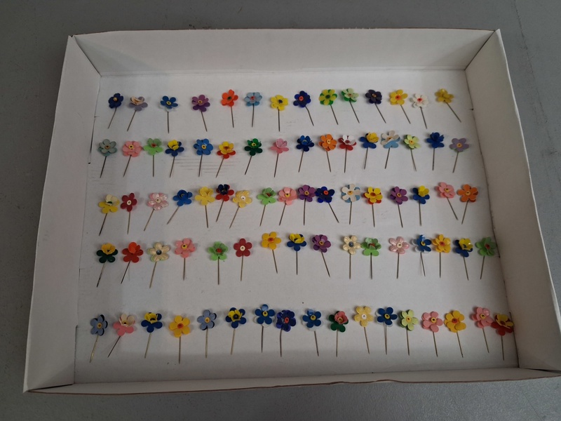Cirka 80 Majblommor.