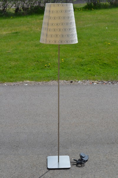 Golvlampa. "Grundton", IKEA.
