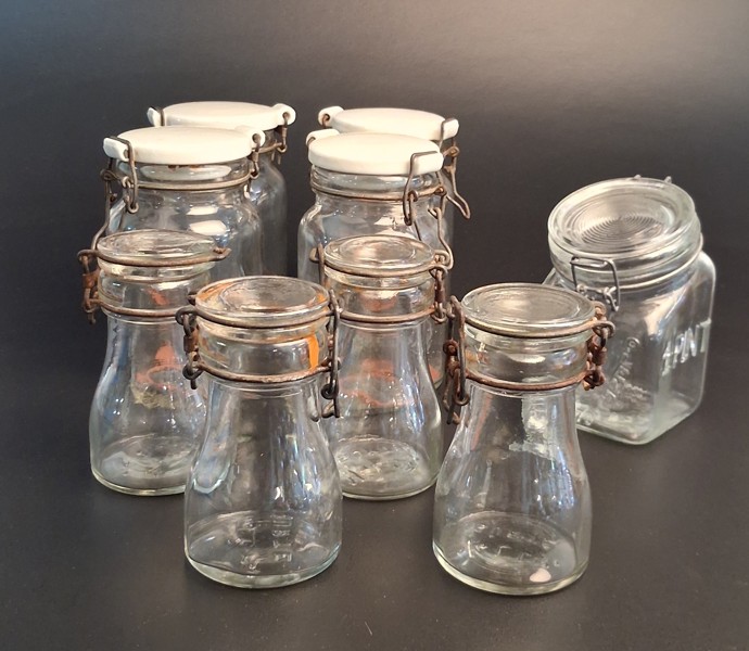 Diverse konserveringsburkar. Glas.