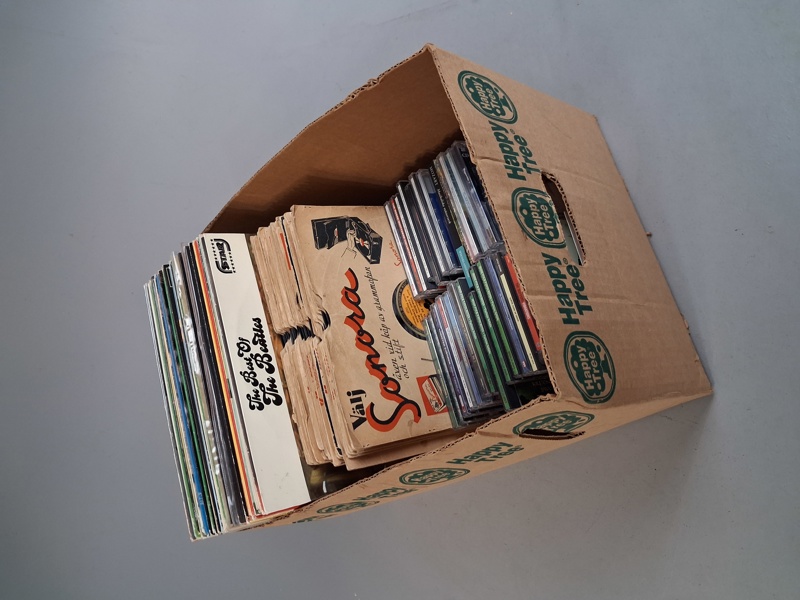 Diverse vinylskivor, stenkakor & CD-Skivor.