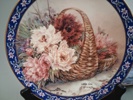 LENE LIU. 9 Samlartallrikar, Porslin. Blomstermotiv.