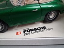 Burago. Samlarbil Porsche 356B Cabriolet (1961), Skala 1/18.