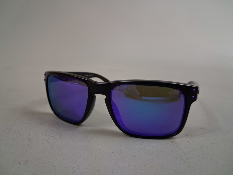 Oakley Holbrook. Solglasögon.