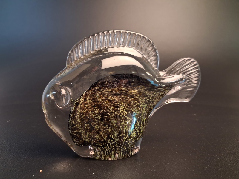 Glasskulptur. Fisk. Reijmyre.