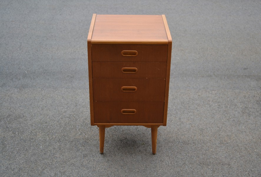 Mindre byrå. Teak, "Sonett", JHM, Tenhult, 1950/60-talet.