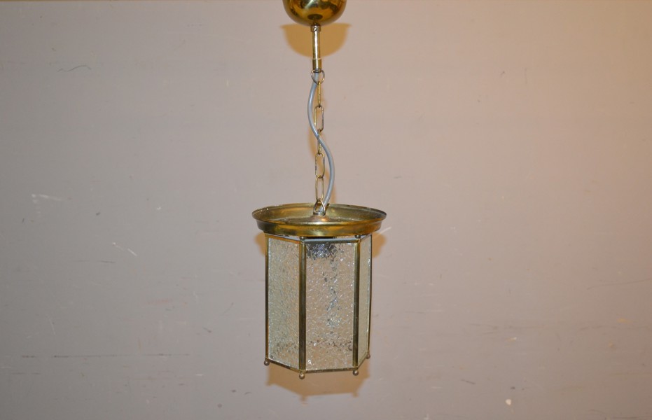Tak/utelampa. Gulmetall & glas, 1900-talet.