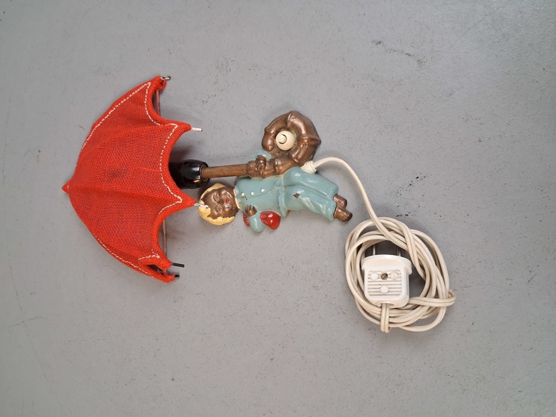 Vägglampa. "Lilleman", AB Sundi Armatur omkring 1900-talets mitt.