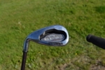 Golfbag med klubbor.