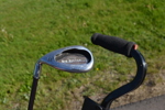 Golfbag med klubbor.