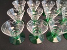 Karaff & 12 snaps/Likörglas. Troligtvis Trellerborgs glasbruk.