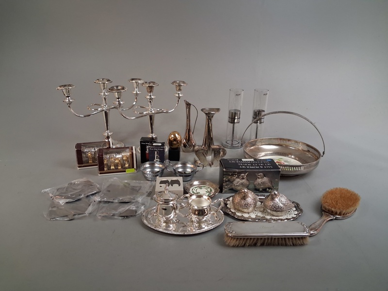 Diverse. Bl.a Nysilver.