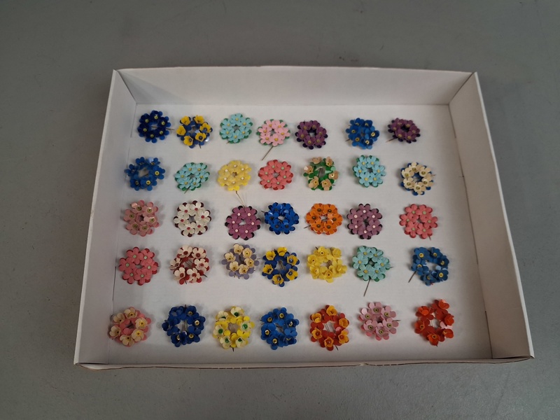 Majblommor. Ca: 35 kransar.