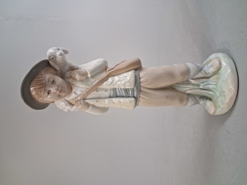 Figurin. Nao by Lladro.