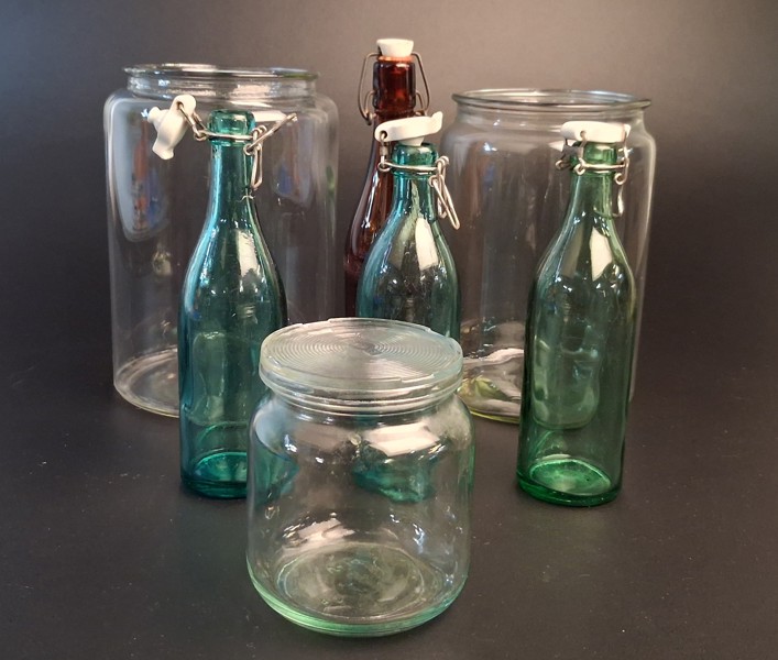 Flaskor & burkar. Glas.