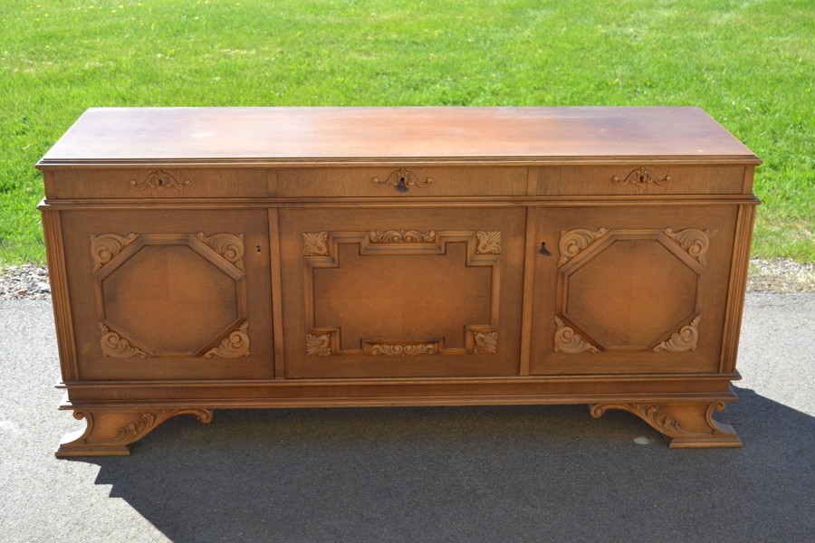Sideboard. Ek, 1900-talet.