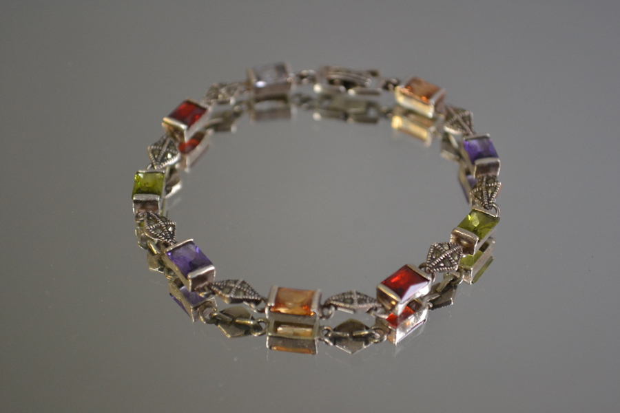 Armband med stenar. Sterlingsilver 925, vikt 12,4 gram.