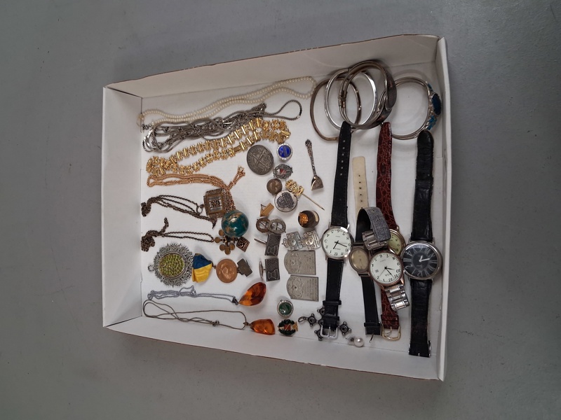 Diverse Bijouterier, Klockor m.m.
