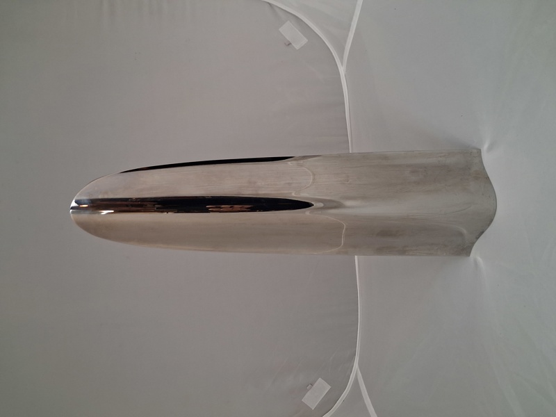 Helle Damkjae. Vas. "Indulgence" för Georg Jensen. Vitmetall.