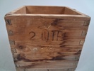 Krönt trämått. 2 Liter, 1800-talet.
