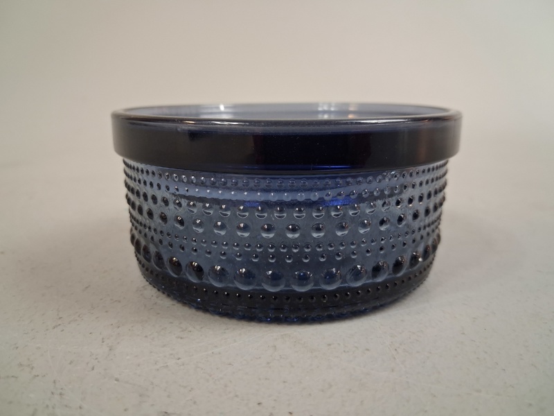 OIVA TOIKKA. Burk med lock, "Kastehelmi", Iittala.