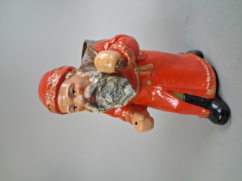 Stor tomte Terracotta. Tyskland, saknar något i handen.