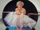 Samlartallrikar. 19st, "Marylin Monroe", Delphi, Bradex, 1990-talet.