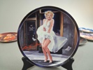 Samlartallrikar. 19st, "Marylin Monroe", Delphi, Bradex, 1990-talet.
