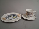 Kaffekoppar fat & Assietter. Jul, Fyrklövern. 1977,1979, 1980, 1982,1983 har 3 delar 78 & 81 saknar koppar.