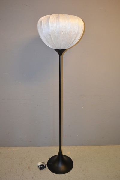 Golvlampa. Samtida.