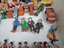 Diverse. Bl.a mindre bilar, Tintin, dockor m.m.