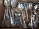 Diverse bestick. Mestadels nysilver.