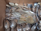 Diverse bestick. Mestadels nysilver.