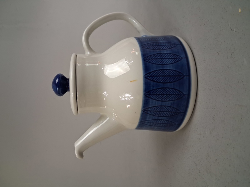 HERTHA BENGTSON. Kaffekanna, "Koka Blå", Rörstrand.