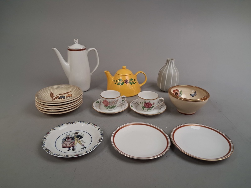Diverse porslin & keramik. Bl.a Rörstrand, Fyrklövern m.fl.