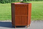 Barskåp (hörnskåp). Teak, 1950/60-talet.