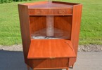 Barskåp (hörnskåp). Teak, 1950/60-talet.