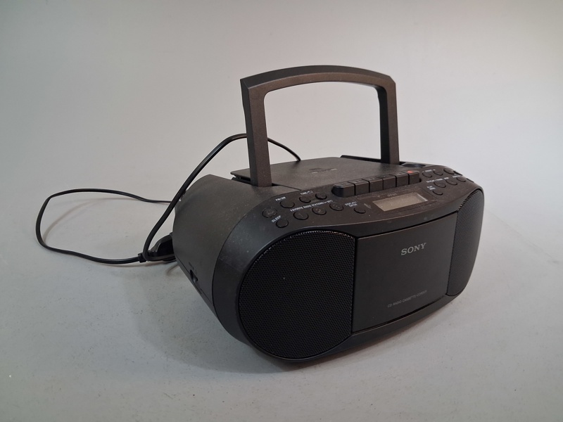 Sony. CD, Radio.
