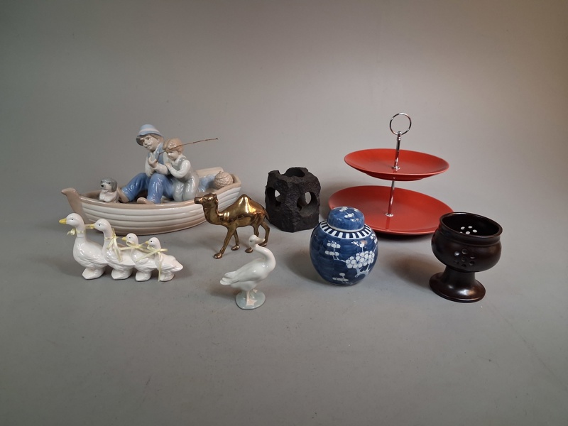 Diverse. Bl.a Höganäs, Lladro, svart granit m.m.
