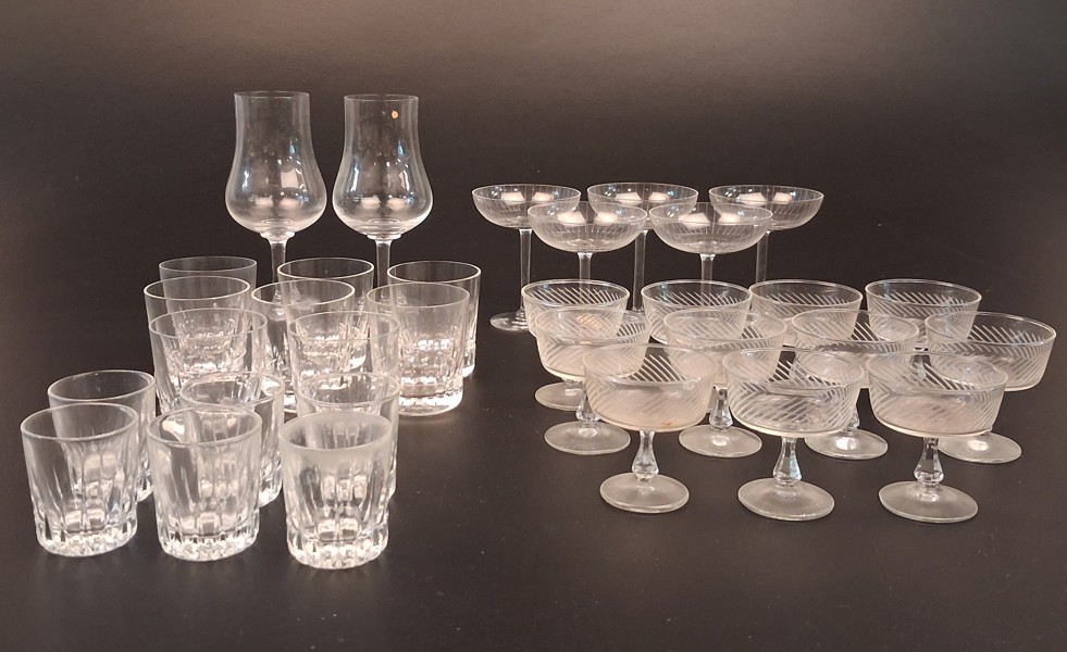 Diverse glas. spritglas. Bl.a Glimma m.m.