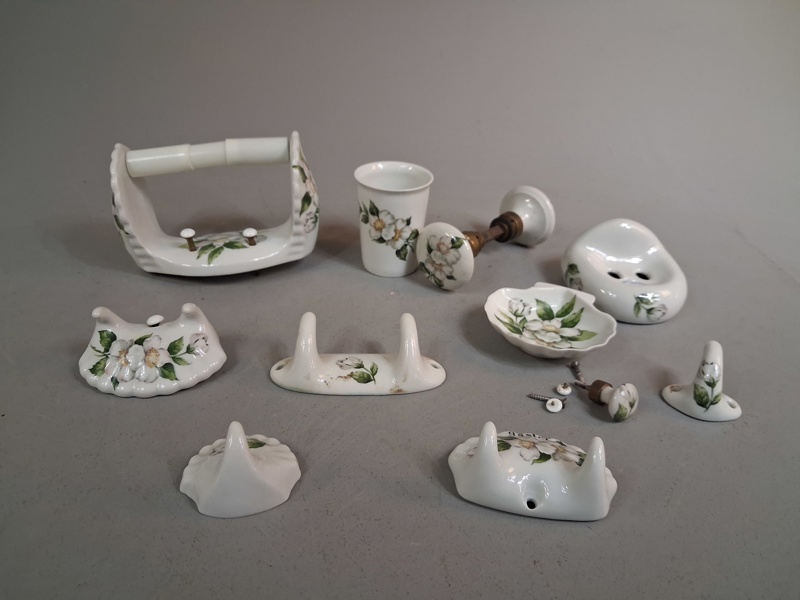 Toalettset. Porslin, "De Paris", Frankrike.