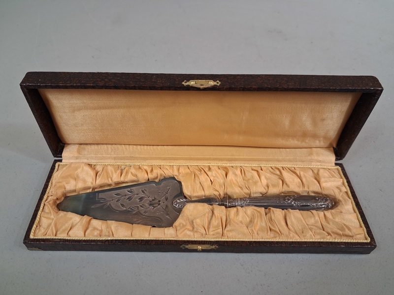 Tårtspade. Frankrike, delvis silver.