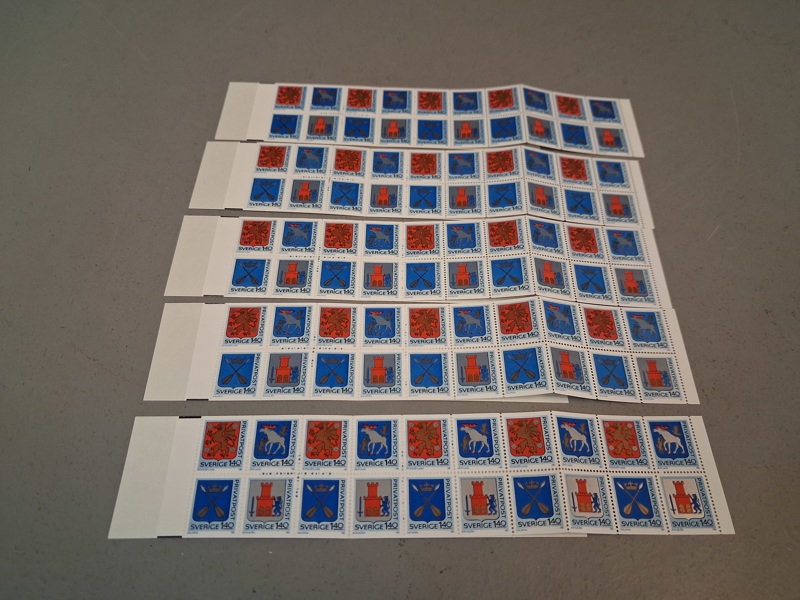 100 Postfriska rabattfrimärken. Nominalvärde 4400kr.