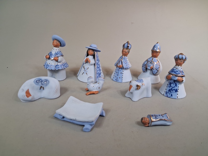 10 Delar för krubba. Bemålad terracotta.