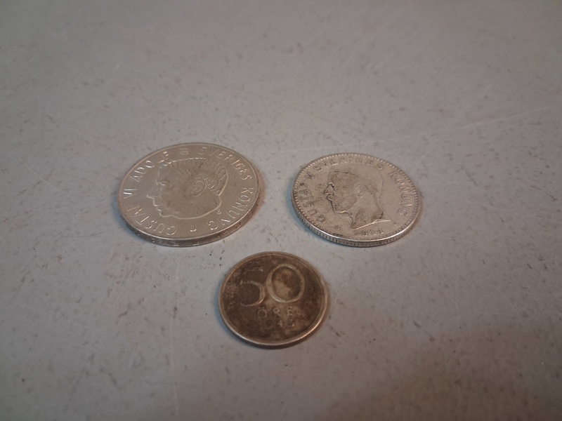 3 Silvermynt. 37,6gram, 50 öre 1943, 2kr 1914 & 5kr 1971.