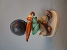 2 Figuriner. Hummel, Germany.