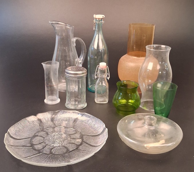 Diverse glas. Bl.a Orrefors kanna, lampkupor m.m.