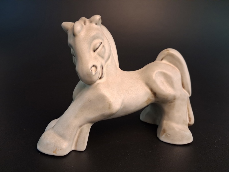Figurin. Häst Gefle. Maggie Wibom.