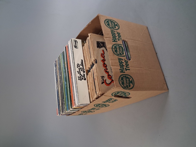 Diverse vinylskivor, stenkakor & CD-Skivor.