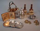 Diverse. Bl.a Nysilver, 2 flaskor i porslin Bell's m.m.