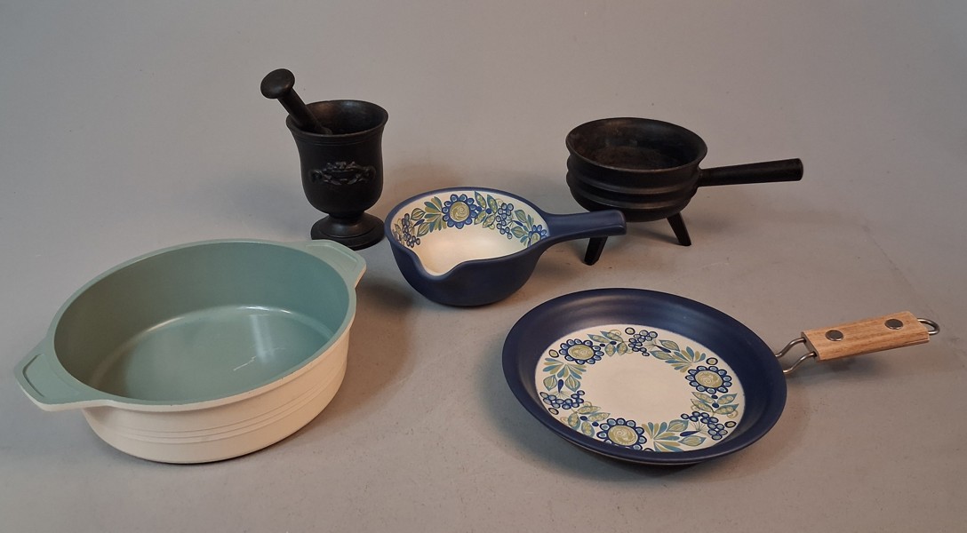 Gjutjärnsgryta & Mortell, 2 delar Figgio & form OBH Nordica.